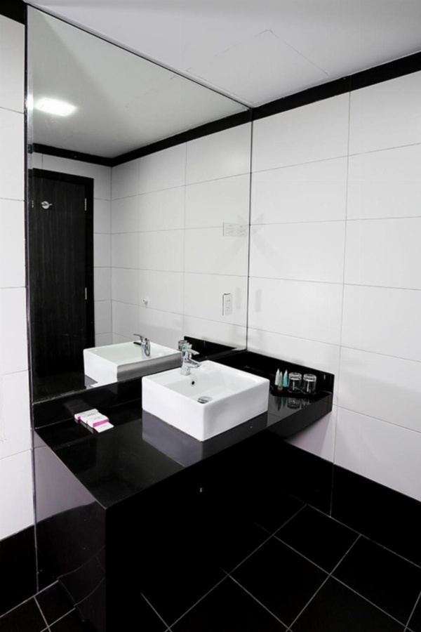Watheer Hotel Suite image 25